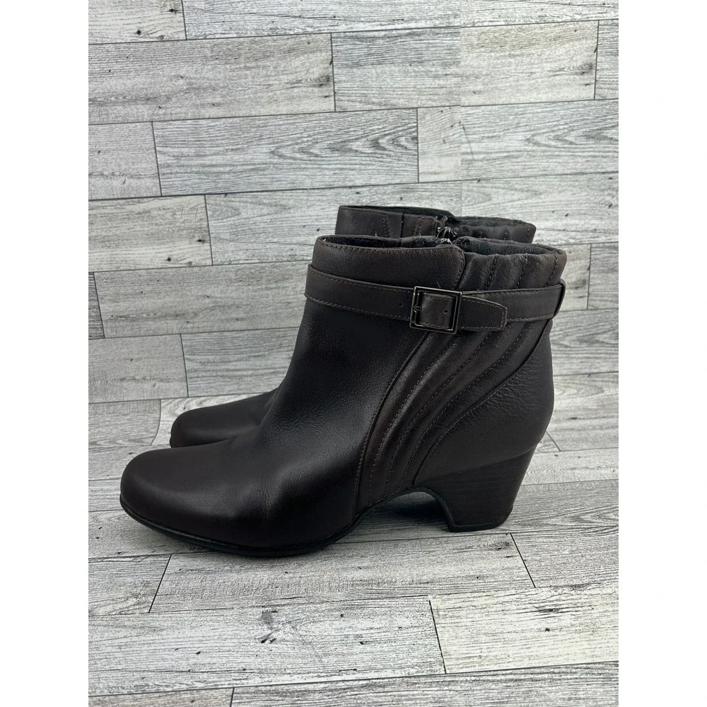 Clarks elevated style